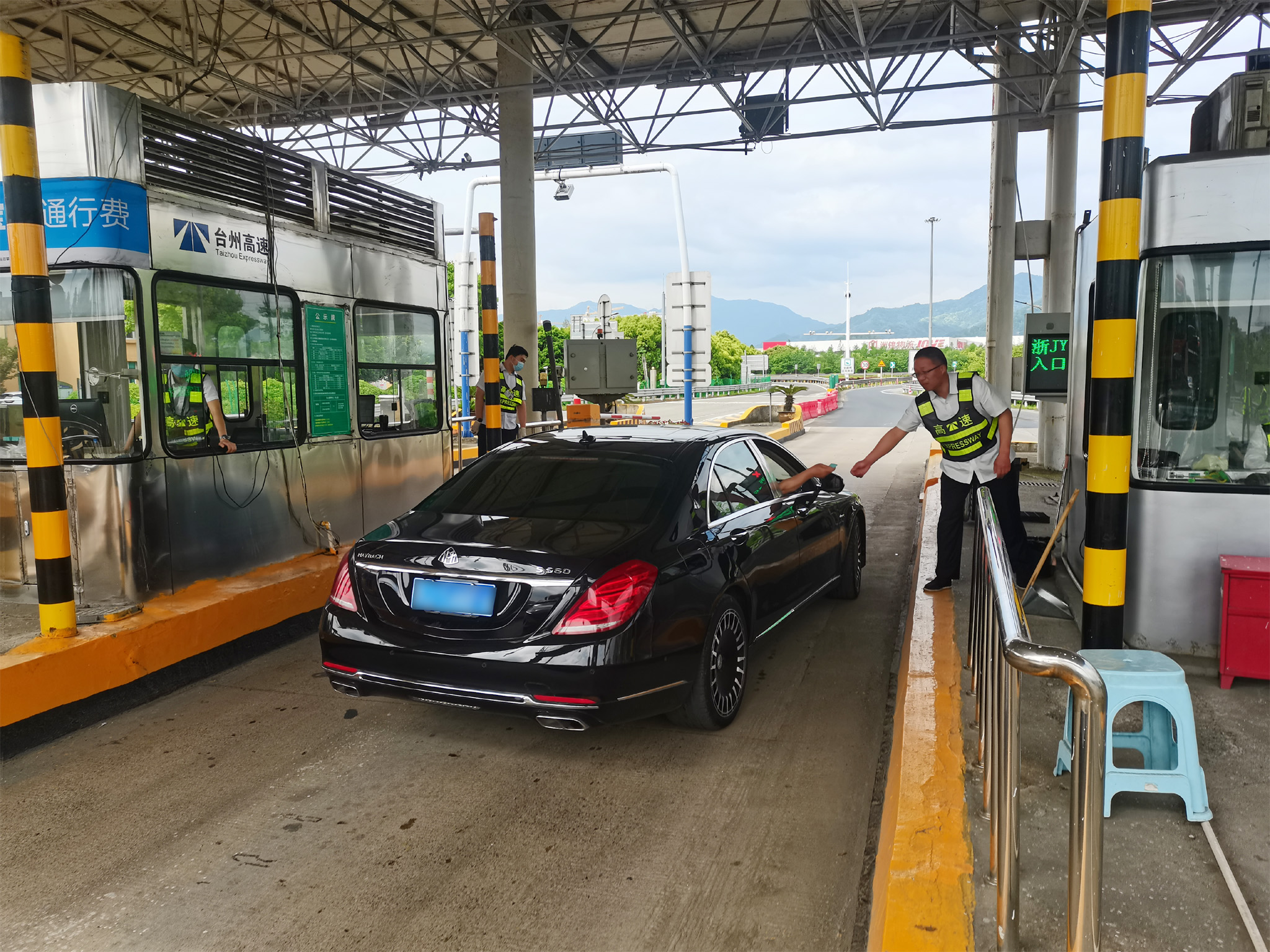 1682269975756372.jpg 一車道多系統使用現場.jpg