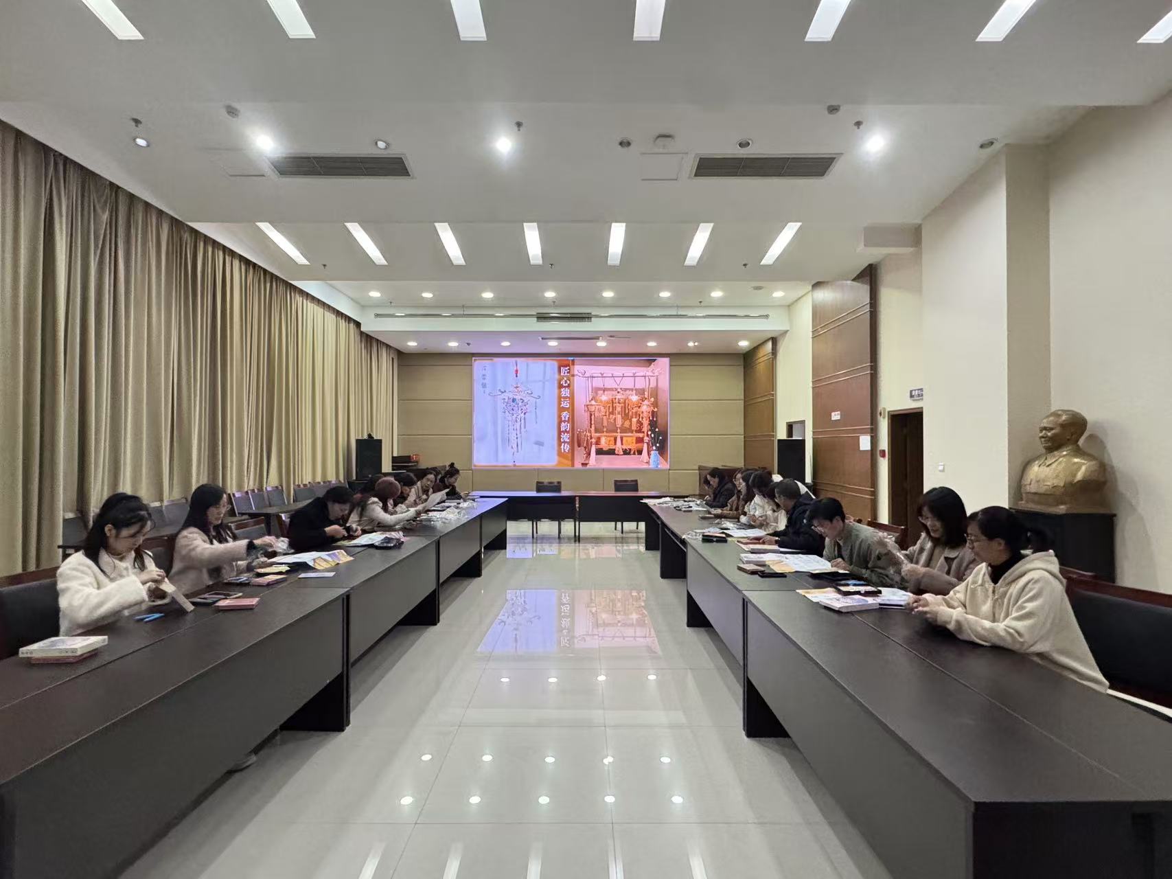 1733796496922306.jpg 52badc71a9f52558615a49cbbe8f846.jpg