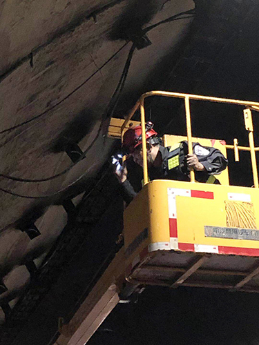 4 現(xiàn)場(chǎng)接線張耀及攝999.jpg